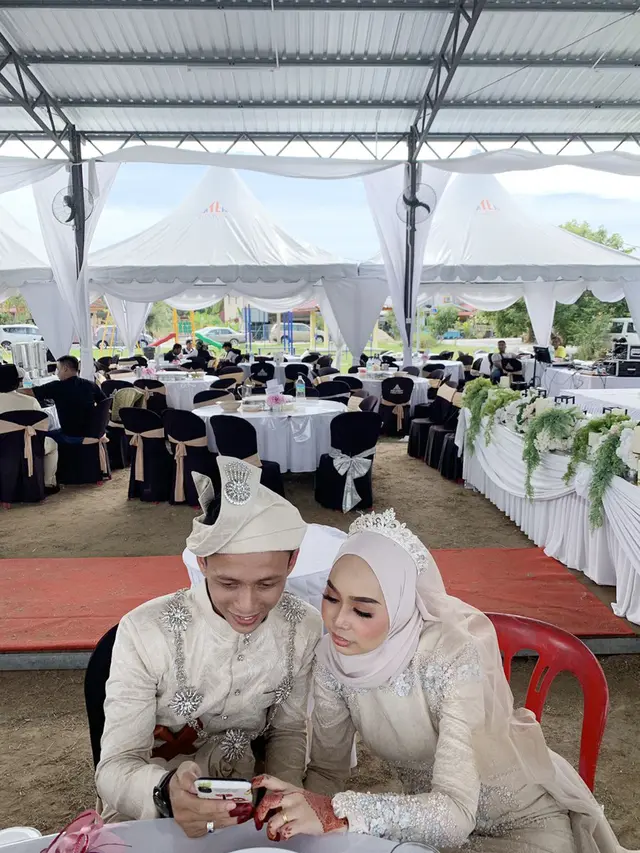 Bukti Cinta, Pasangan Ini Menikah Usai 10 Tahun Dekat