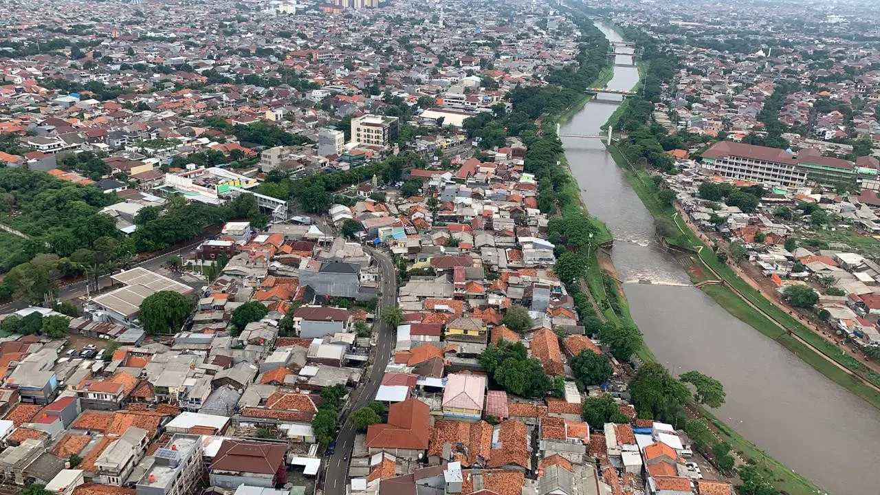 Pantauan titik banjir Jakarta dari udara yang dilakukan Kepala BNPB Letjen TNI Doni Monardo, Gubernur DKI Jakarta Anies Baswedan, dan Menteri PUPR Basuki