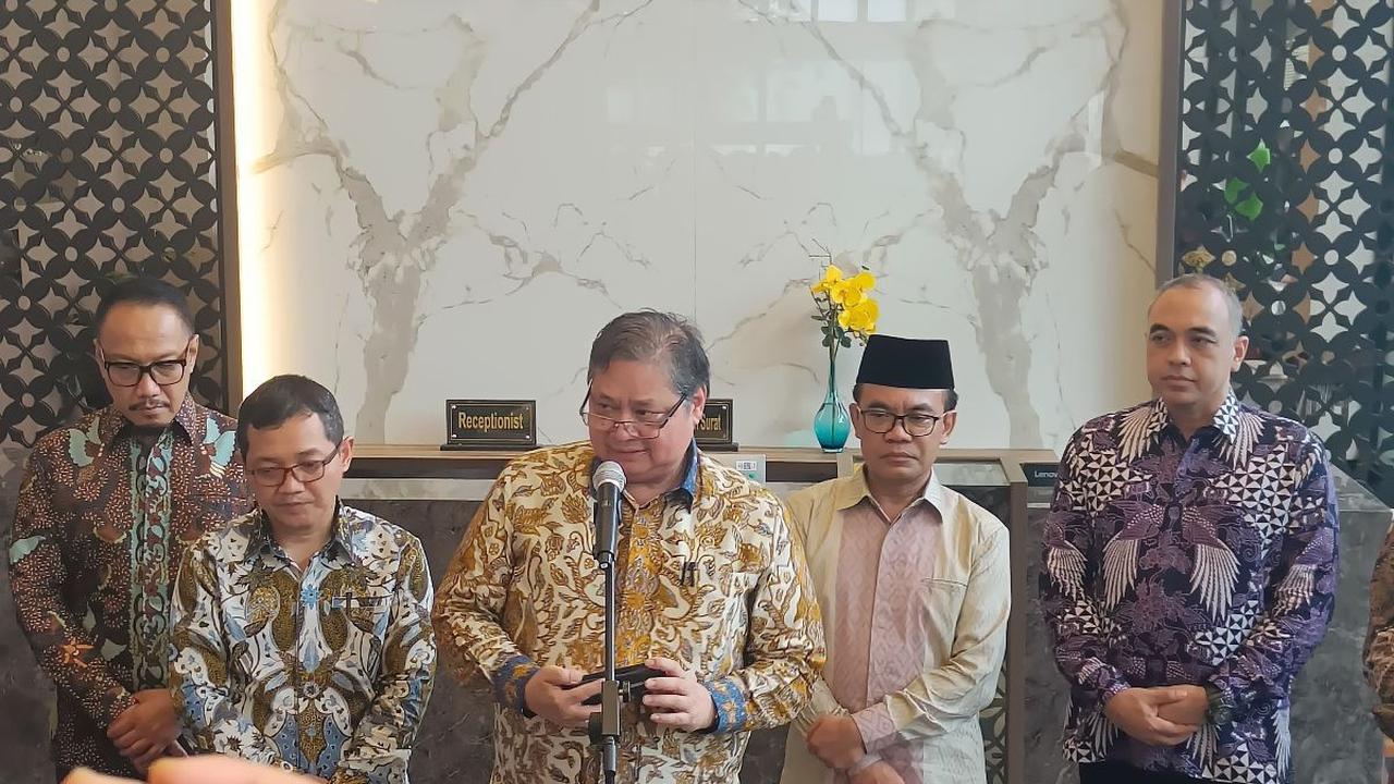 "Nilai tukar Rupiah lebih baik dibandingkan negara- negara lain seperti Korea, Filipina, dan Jepang," kata Airlangga dalam keterangannya Selasa (16/4).