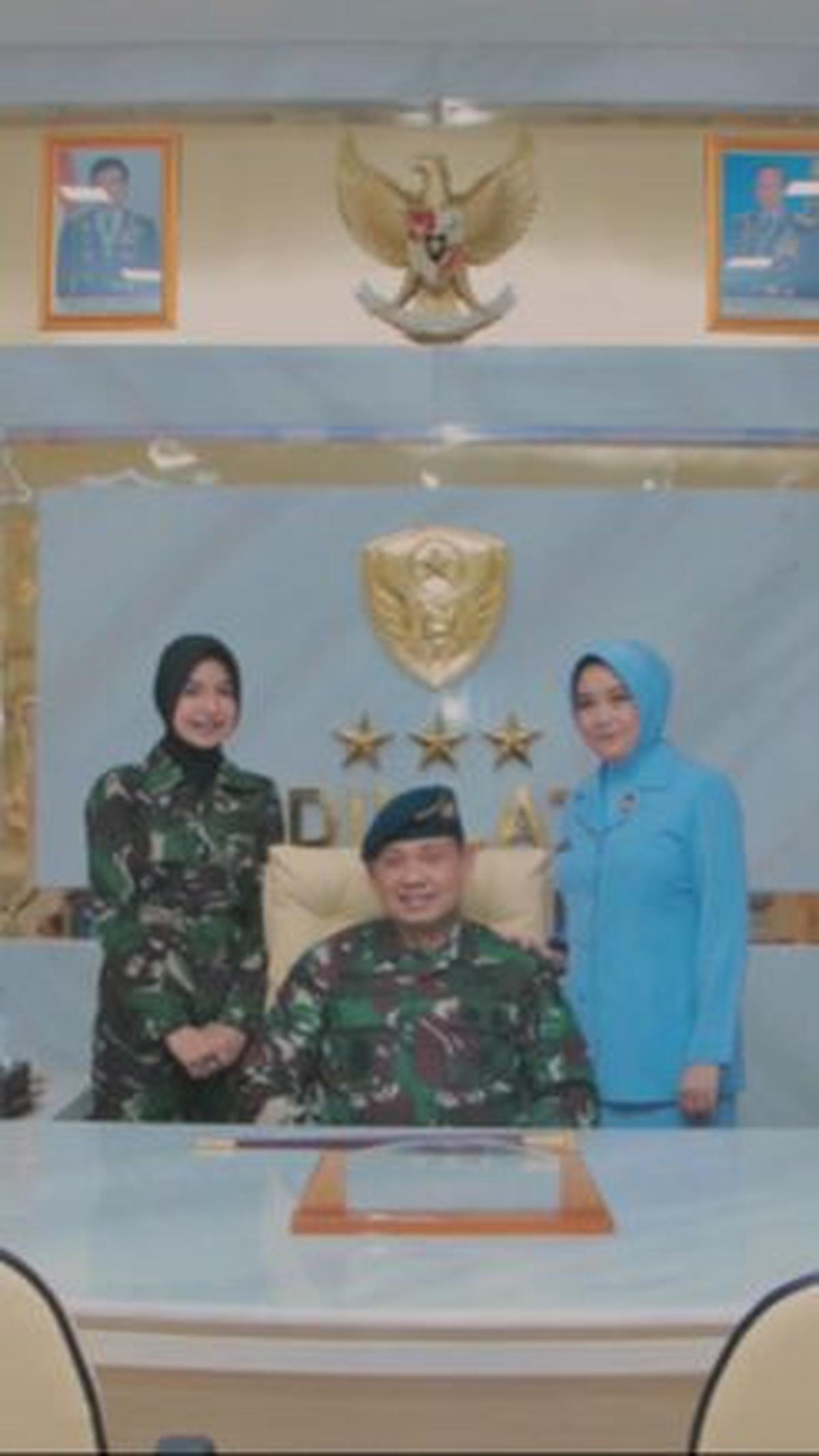 "Beliau adalah komandan saya," tulis Citra dalam keterangan video. <br>