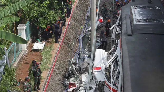 Tidak Ada Lagi Korban di Dalam Gerbong, KRL Commuter Line di Stasiun Bekasi Timur Dievakuasi