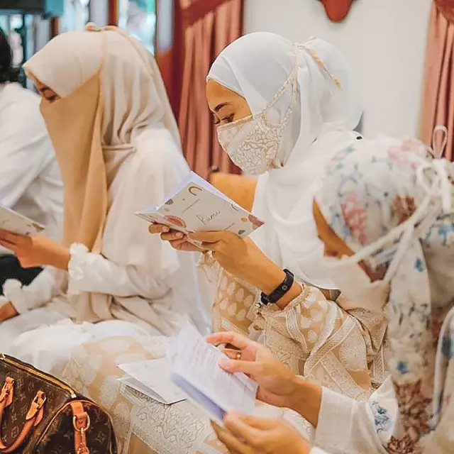 7 Momen Akikah Baby Rumi Anak Dian Pelangi, Berlangsung Khidmat