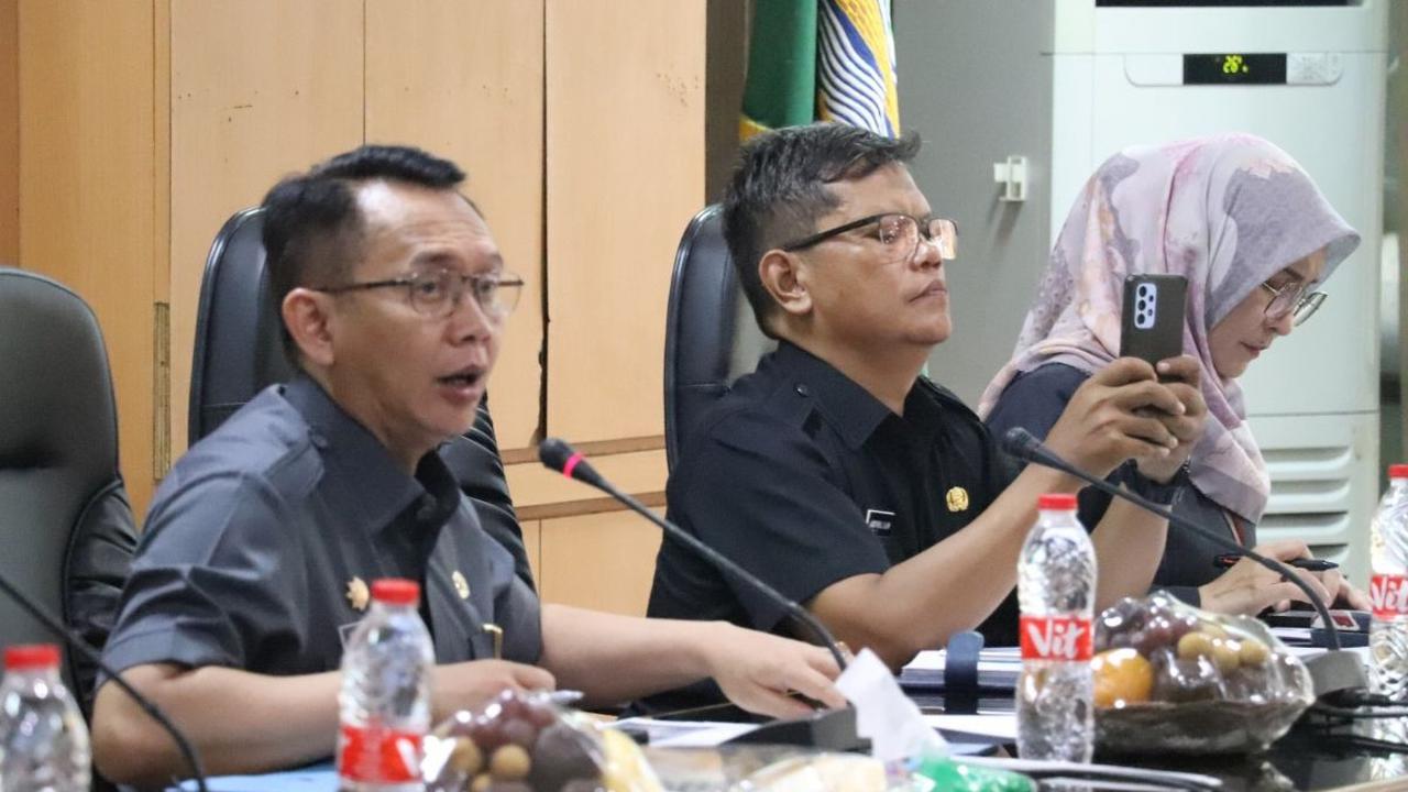 Dani Ramdan menyampaikan, anak yang menjadi korban kekerasan perlu mendapatkan perhatian khusus dan penanganan yang melibatkan orang tua, keluarga, pemerintah, dan peran serta masyarakat.<br>