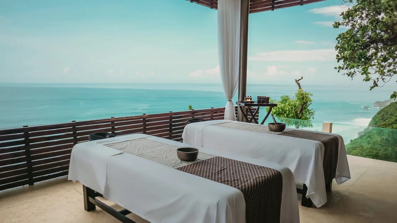 Manjakan Diri dengan Perawatan Spa di Pinggir Tebing Uluwatu Bali