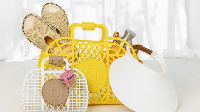 Tampilan Menggemaskan dari Koleksi Tas Pantai Fendi yang Identik dengan Kenangan Masa Kecil