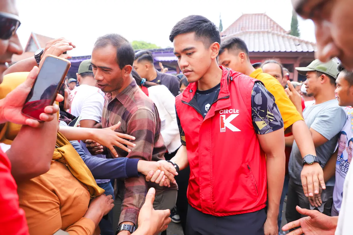 Ketua Umum Partai Solidaritas Indonesia (PSI) Kaesang Pangarep blusukan ke Kota Boyolali, Jawa Tengah.