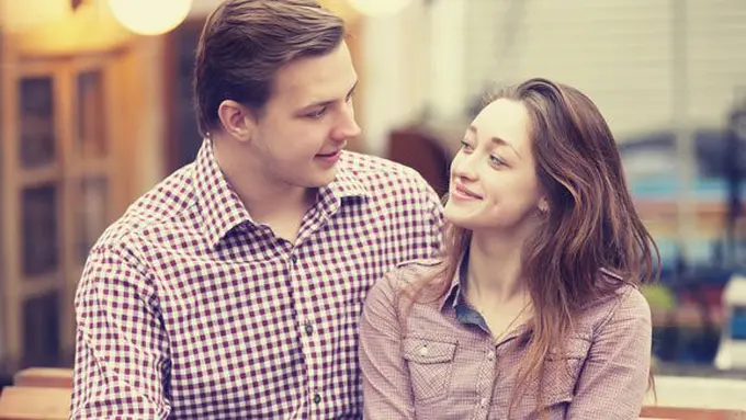 Generasi milenial suka om-om/copyright Shutterstock.com