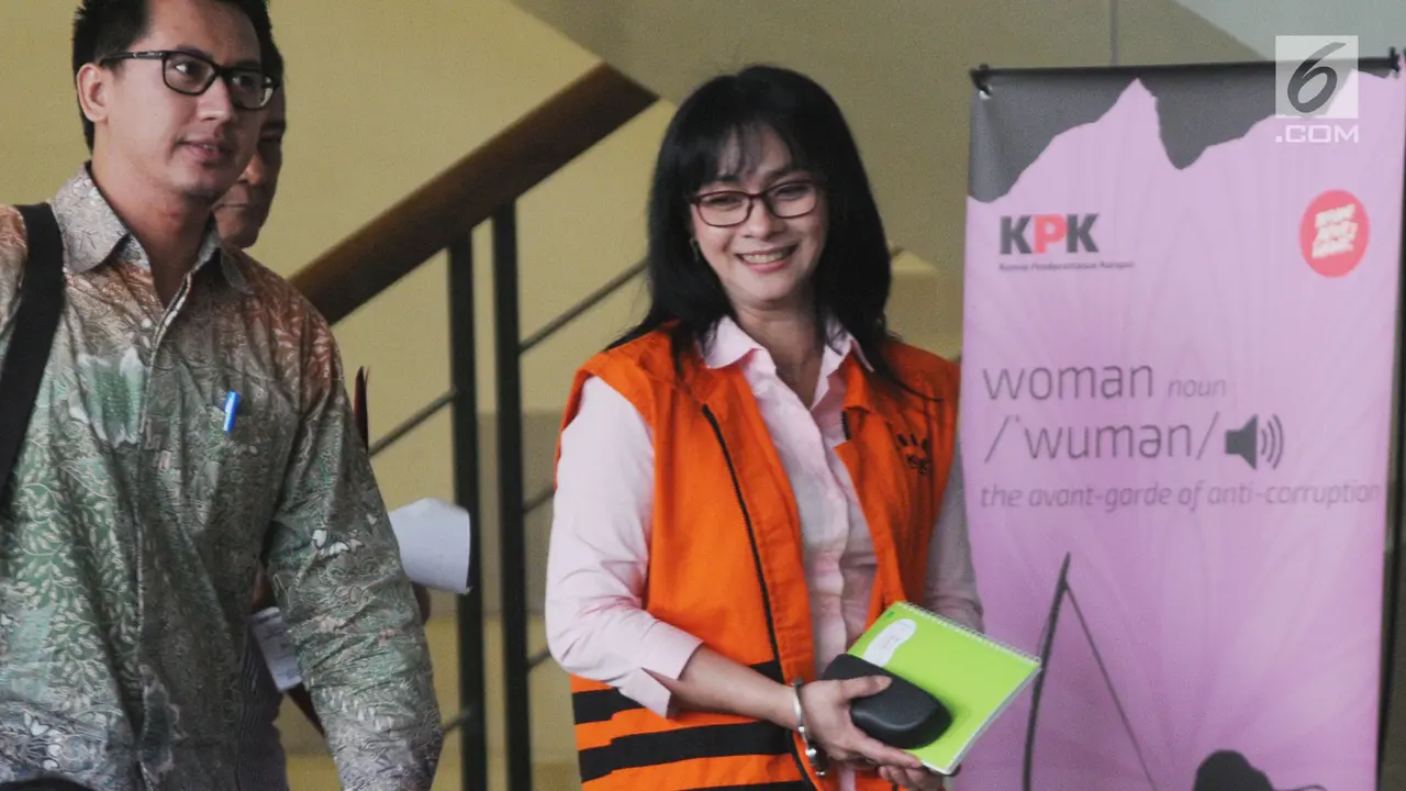 Tangan Diborgol, Bupati Cantik Talaud Tebar Senyum Usai Diperiksa KPK