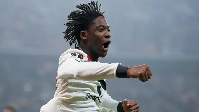 Foto: Kobbie Mainoo Bayar Tunai Kepercayaan Amorim, Manchester United Gulung FCSB di Liga Europa