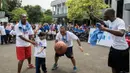Seorang anak penyandang disabilitas antusias mengikuti pelatihan bersama Junior NBA. (Bola.com/Vitalis Yogi Trisna)