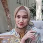 Gemar Bercocok Tanam, Ini 7 Potret Melody Eks JKT48 di Tengah Sawah (sumber: Instagram.com/melodylaksani92)