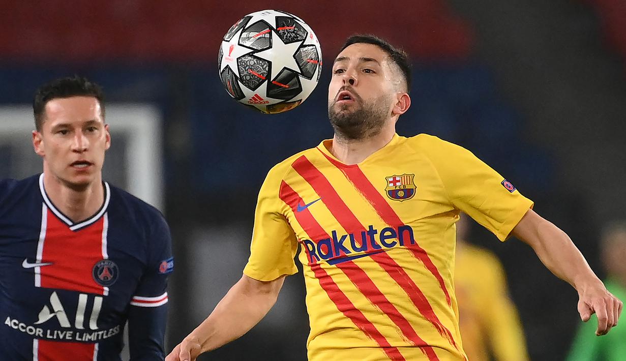 Jordi Alba. Bek kiri Barcelona anggota Akademi La Masia ini memperkuat tim remaja Barcelona mulai 1998-2005. Sempat memperkuat 2 tim kecil, ia dipinang Valencia pada 2009/2010. Setelah 3 musim, pada 2012/2013 ia pulang ke Barcelona hingga kini. (Foto: AFP/Franck Fife)