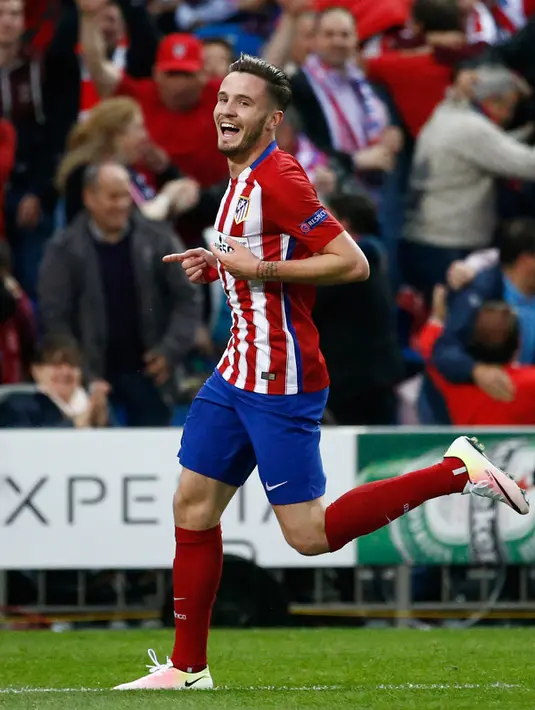 Gelandang Atletico Madrid, Saul Niguez melakukan selebrasi usai mencetak gol kegawang Muenchen di leg pertama liga champions di Vicente Calderon, Madrid, (28/4). Atletico menang atas Muenchen dengan skor 1-0. (Reuters/Juan Medina)