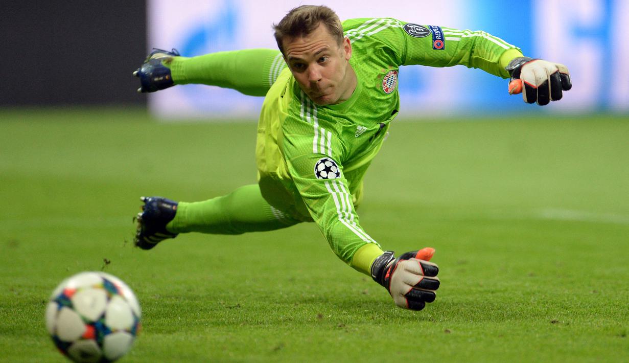 Manuel Neuer. Kiper berusia 35 tahun ini didatangkan Bayern Munchen dari Schalke pada musim 2011/2012 dengan nilai transfer sebesar 30 juta euro. Total 10 musim, ia sukses mengoleksi 2 trofi Liga Champions, 9 trofi Bundesliga dan 5 trofi DFB Pokal. (Foto: AFP/DPA/Andreas Gebert)
