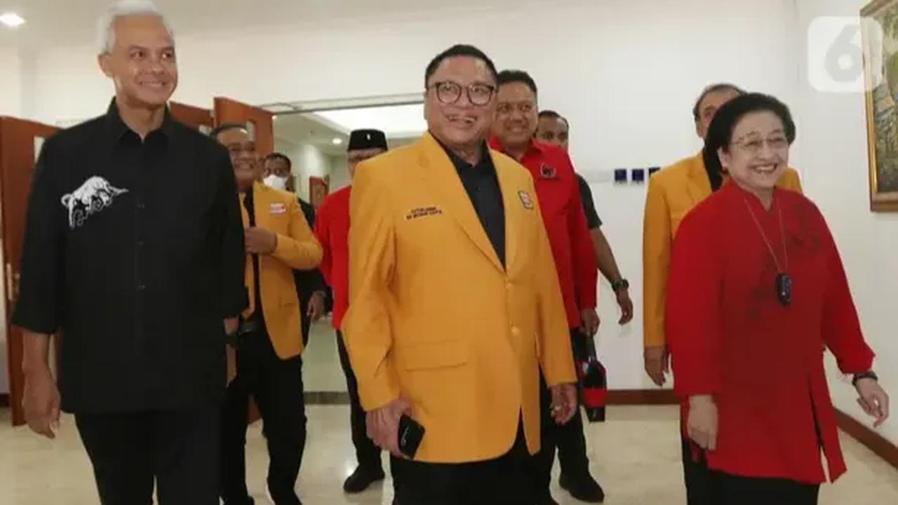 Partai Hanura menyambangi markas DPP PDIP dalam rangka silaturahmi politik disambut langsung Ketua Umum PDIP Megawati Soekarnoputri, Senin (28/8).