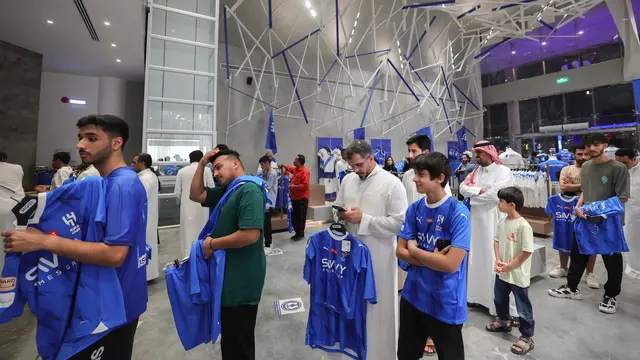 Neymar Datang, Jersey Al Hilal Laris Manis Diburu Fans