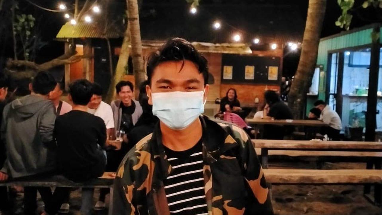 Riri Antoni sukses menunjukkan bahwa pendidikan dan karir di media sosial industri hiburan bisa berjalan sejalan dengan sukses.<br>