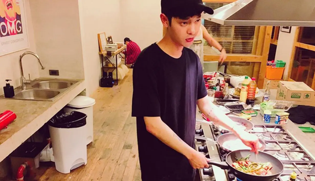 Dunia korea kembali diguncang dengan kabar cuti sementara yang diajukan Jung Joon Young dari ‘2 Days 1 Night’ paska dirinya diterpa skandal seks. (Instagram/sun4finger)