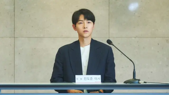 Song Joong Ki dalam Reborn Rich. (JTBC via Soompi)