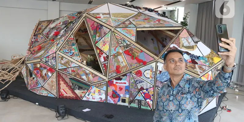 Karya Seni Kolektif Bertajuk Hati Polyhedron