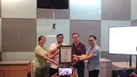 Penyerahan Rekor MURI Lukisan dengan panjang 23 meter karya Kampus Binus @Kemanggisan.