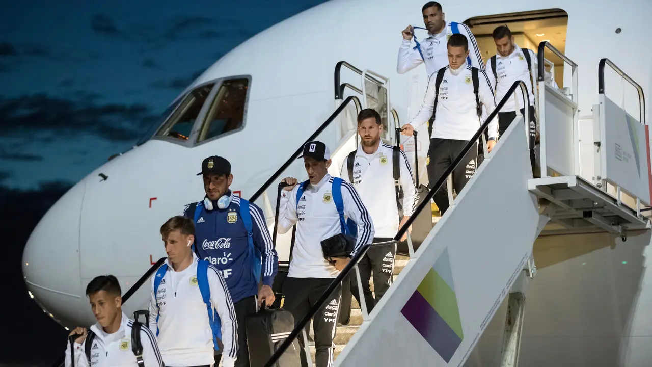 Timnas Argentina Naik Pesawat Jet Pribadi The Rolling Stone