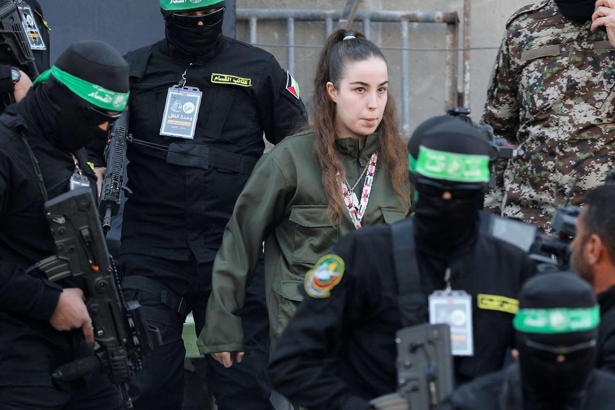 Hamas Bebaskan Tentara Wanita Israel yang Disandera