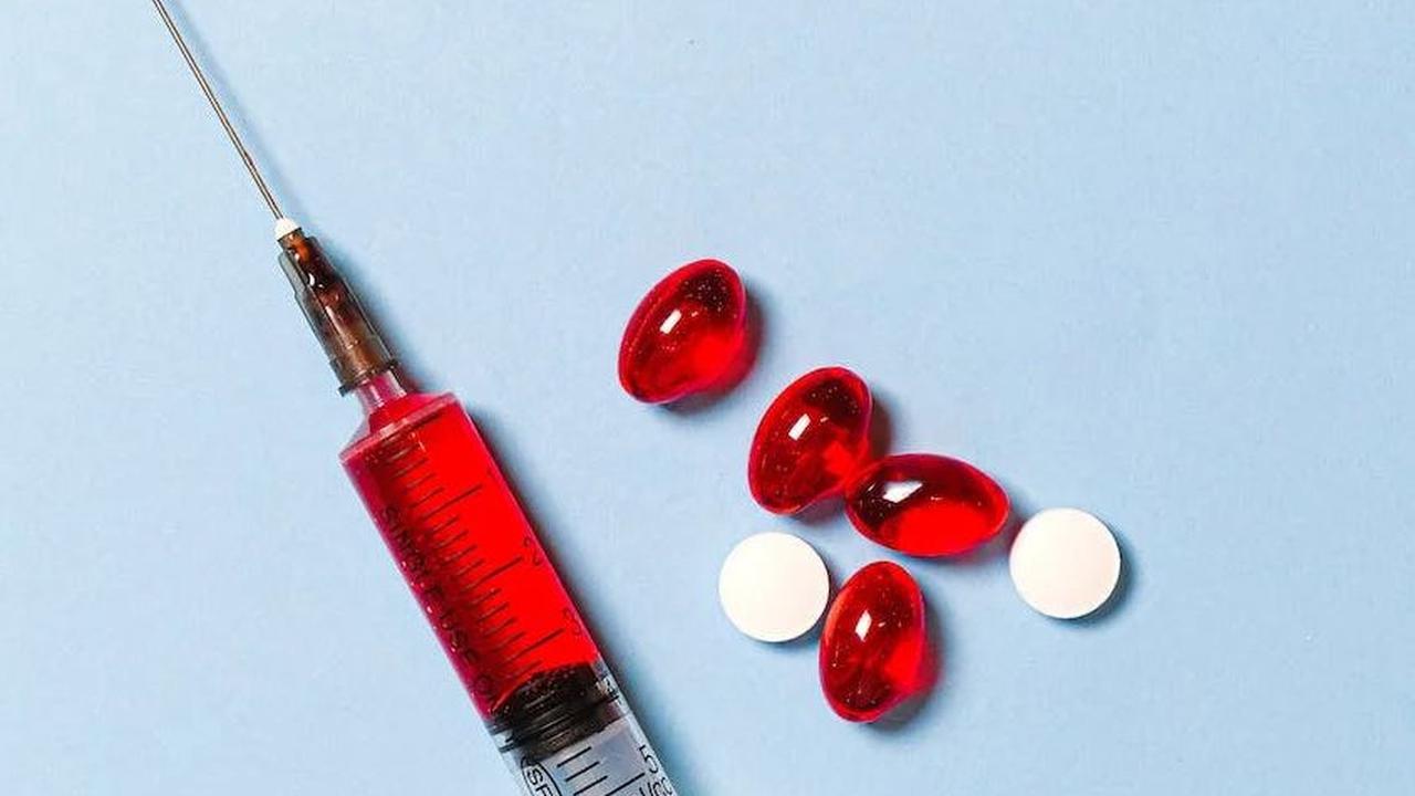 Transfusi sel darah merah: Dalam kasus yang parah, transfusi sel darah merah dapat menjadi pilihan untuk meningkatkan kadar hemoglobin dengan cepat.