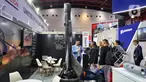 Pengunjung melihat stand booth perusahaan perusahaan Amerika Serikat di area USA Partnership Pavilion saat Pameran Indo Defence Expo dan Forum di JIExpo Kemayoran, Jakarta, Rabu (11/6/2025). (Liputan6.com/Angga Yuniar)