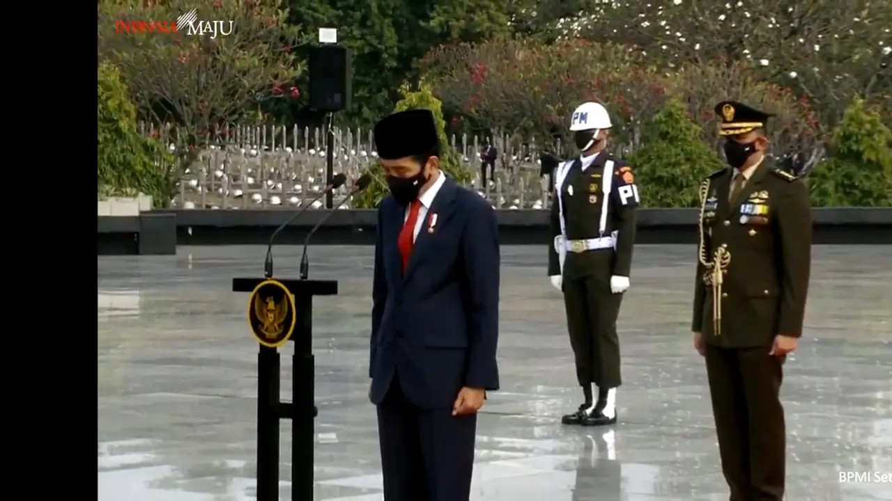 Jokowi Pimpin Upacara Peringatan Hari Pahlawan di TMP Kalibata