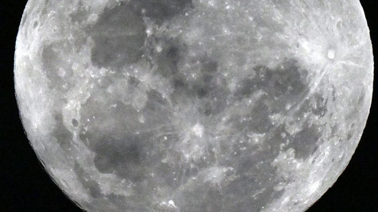 Selain fenomena Sturgeon Moon yang terjadi pada bulan awal Agustus 2023 ini Fenomena serupa juga akan muncul pada akhir Agustus 2023 yaitu Blue Moon atau Bulan Biru.
