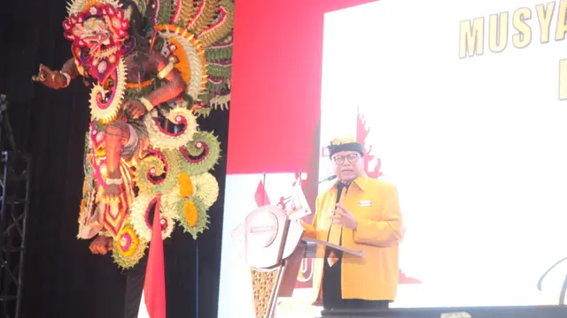 Ketua Umum Partai Hanura Oesman Sapta Odang atau Oso membuka Musyawarah Nasional (Munas) IV Partai Hanura di Bali.