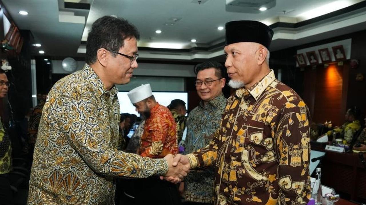 Dana Transfer Daerah Anjlok Rp300 T, Sumbar Usulkan Pemerintah Pusat Ambil Alih Gaji ASN
