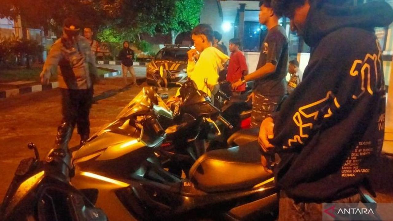 Polisi Tertibkan Judi Panco Remaja di Mataram Saat Ramadhan, 14 Remaja Diamankan