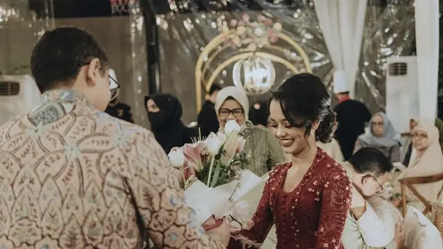 Mutiara Annisa anak dari Anies Baswedan tampil anggun di hari pertunangannya