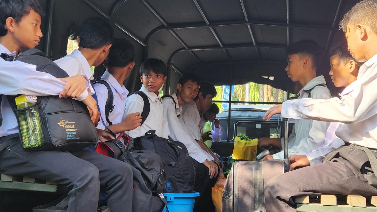 Pemerintah Kota Depok saat memberangkatkan anak mengikuti pendidikan militer ke Markas Divisi 1 Kostrad, Depok. (Liputan6.com/Dicky Agung Prihanto)
