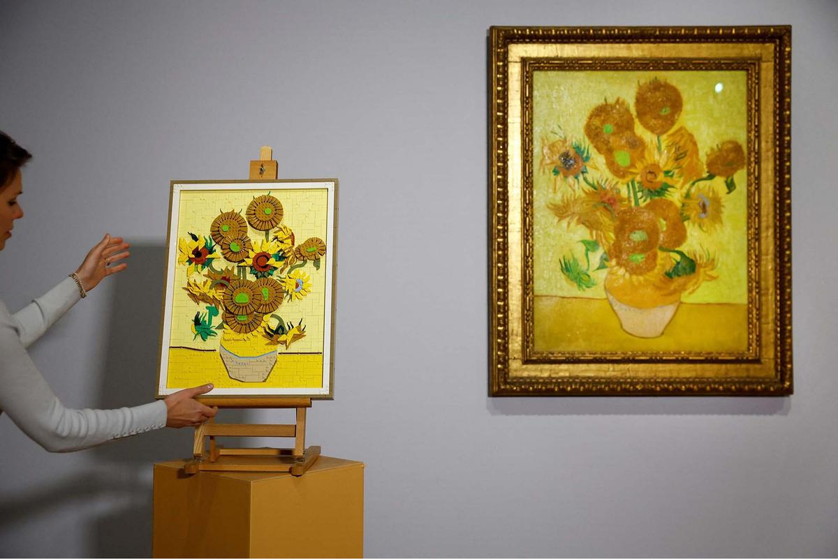 FOTO: Membuat Lukisan Bunga Matahari Van Gogh dengan Lego