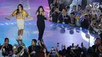 Penyanyi Ashanty saat duet bersama Aurel pada acara Young Entrepreneur Summit (YES) 2019 di Jakarta, Rabu (10/4). Roadshow YES 2019 di 7 kota besar yang diselenggarakan KAHMIPreneur. (Liputan6.com/Fery Pradolo)