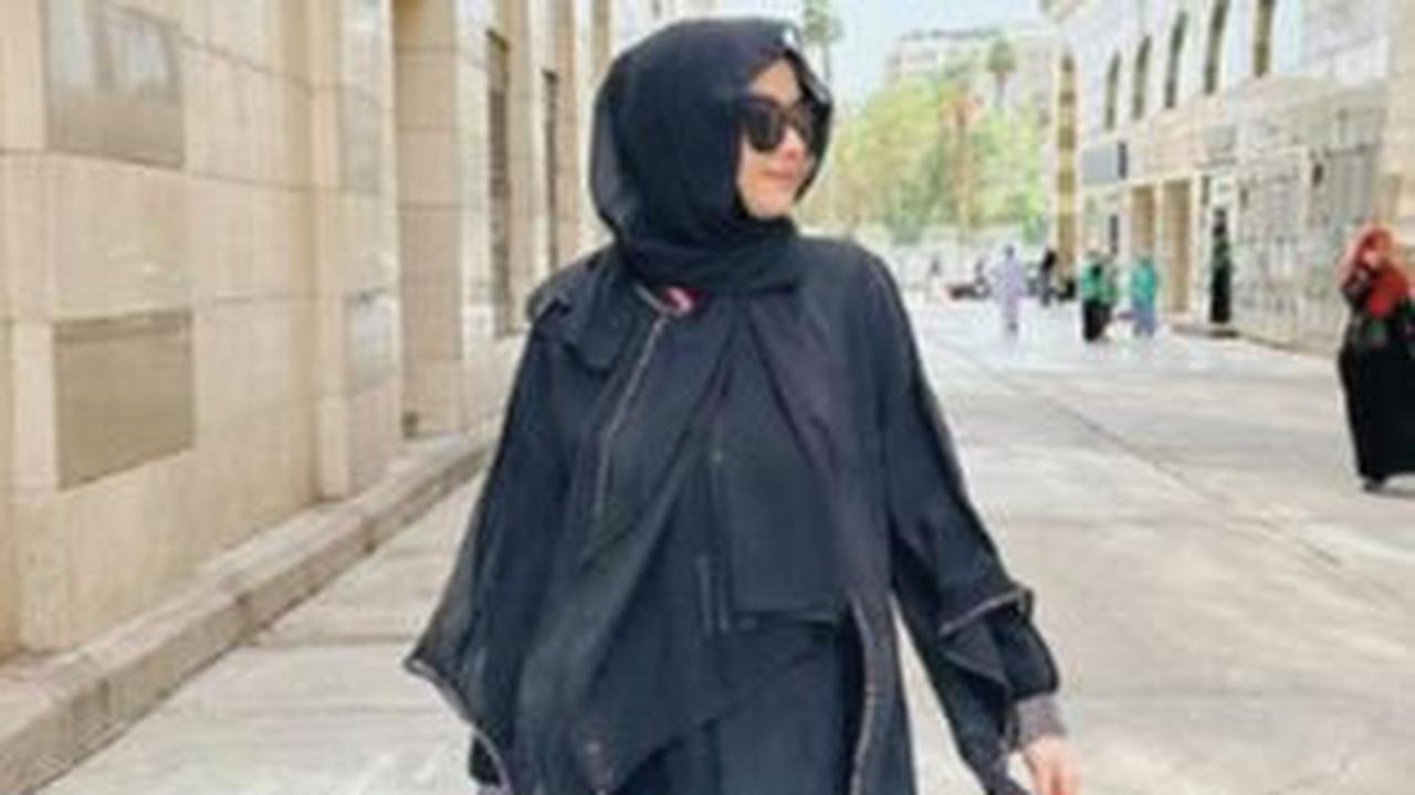 Keputusan Faye untuk berhijrah diketahui belum lama terjadi. Ia mantap menutup aurat setelah mengunjungi Tanah Suci pada pertengahan tahun 2023 kemarin.