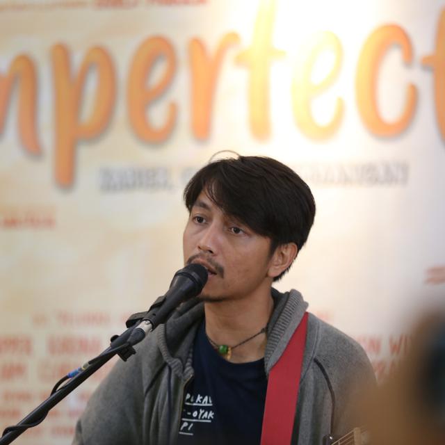 Lirik Lagu Fiersa Besari Celengan Rindu News Entertainment Fimela Com