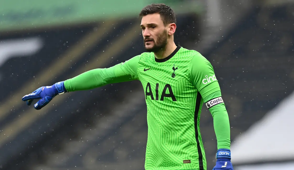 Hugo Lloris. Kiper berusia 34 tahun asal Prancis ini telah memperkuat 2 tim besar, Lyon dan Tottenham Hotspur. Belum sekalipun meraih juara liga domestik bersam keduanya. Bersama Lyon hanya meraih juara Piala Prancis dan Piala Super Prancis. (AFP/Neil Hall/Pool)