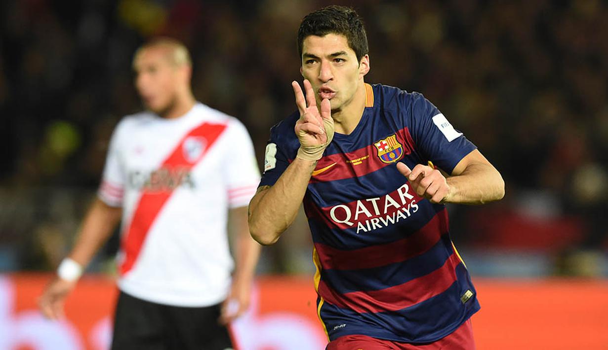 Pesepak bola asal Uruguay, Luis Suarez, berhasil mencetak dua gol pada final Piala Dunia Antarklub 2015 di International Stadium Yokohama. (AFP/Toshifumi Kitamura)