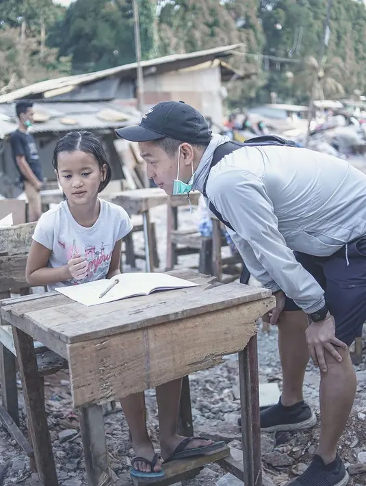 Ernest Prakasa dan Meira Anastasia (Instagram/ernestprakasa)