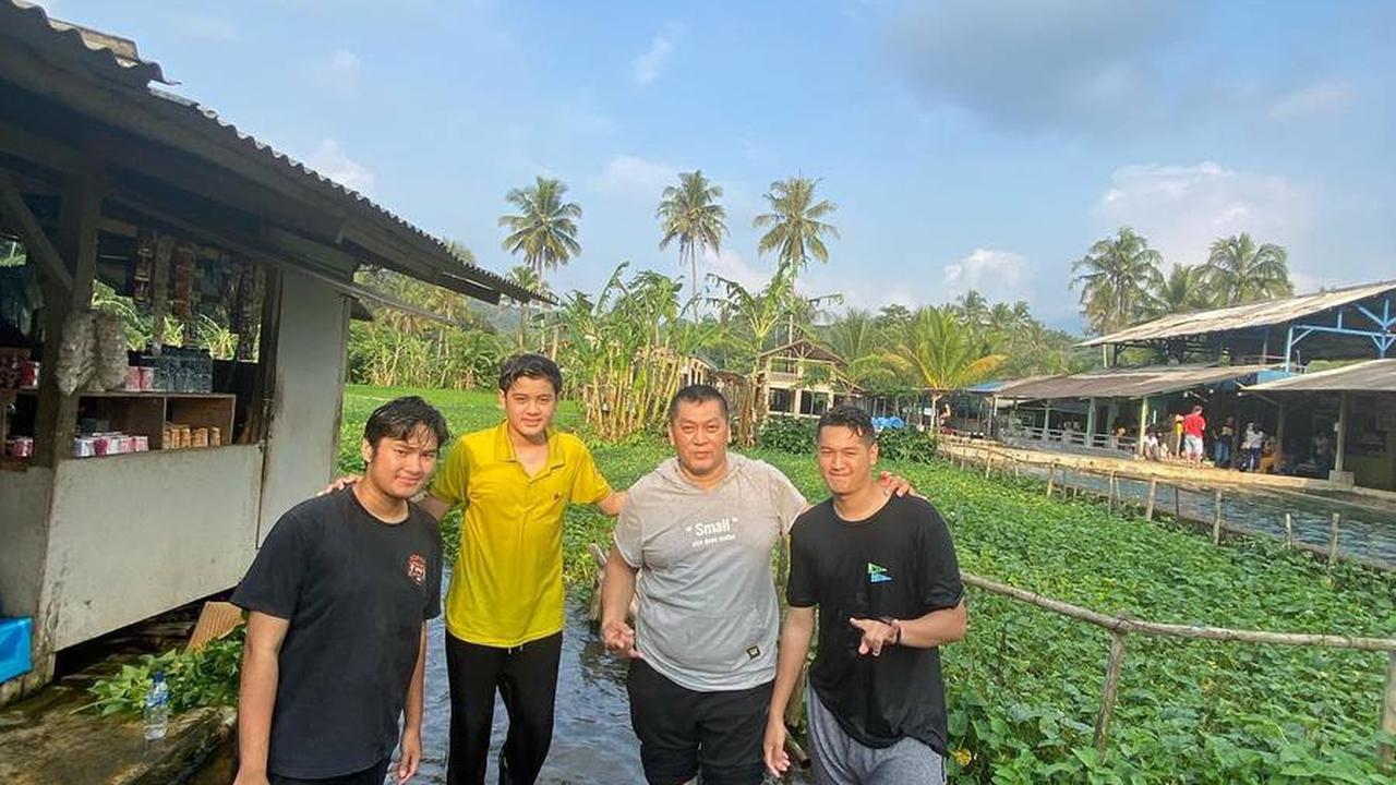 Momen Hangat Mendiang Donny Kesuma Bersama Ketiga Putranya Kini Tinggal Kenangan, Dikenal Sosok Ayah Peyayang