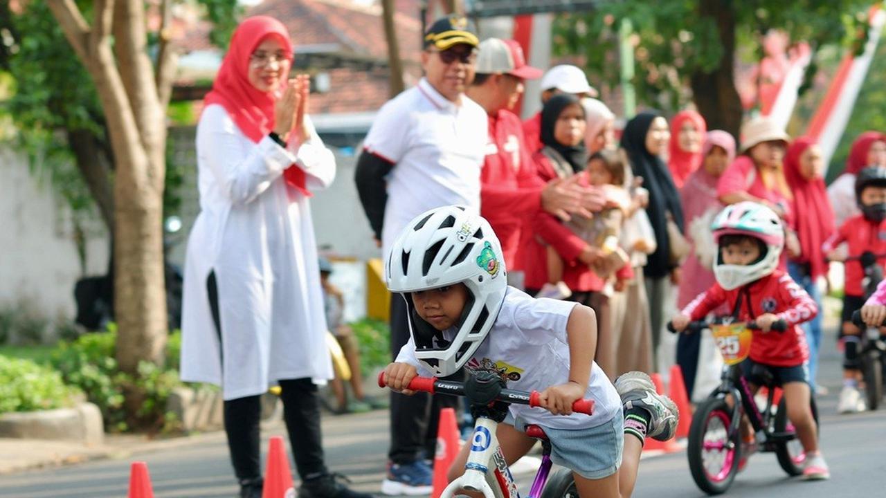 Bupati Ipuk Gelar Lomba-lomba Bareng Warga di CFD