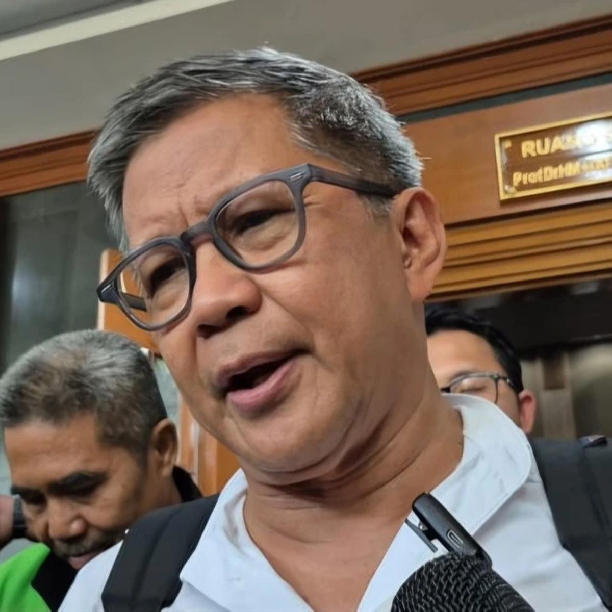 Rocky Gerung di Sidang Nadiem