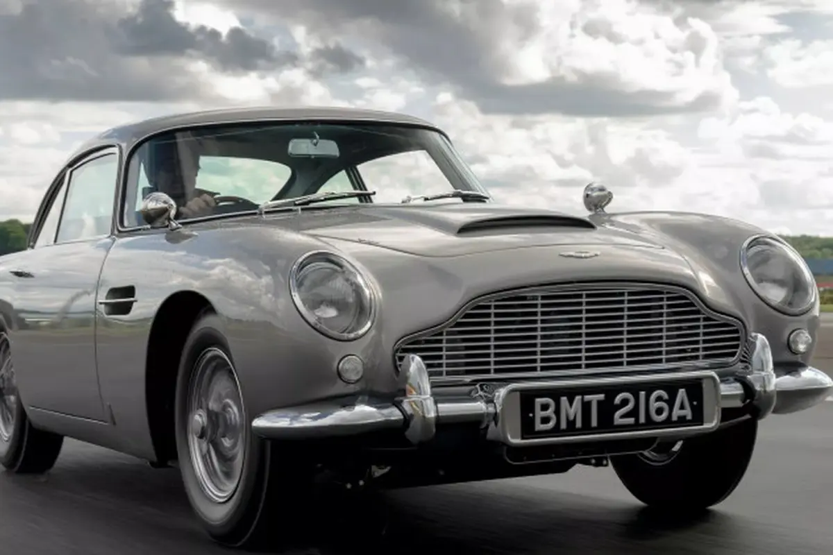 Aston Martin bakal produksi lagi suku cadang untuk mobil klasik