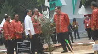 Presiden Jokowi membuka Sail Selat Karimata di Pantai Pulau Datok, Kalimantan Barat, Sabtu (15/10/2016). (Liputan6.com/Raden AMP)