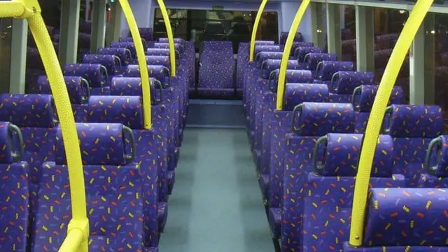 Ini Alasan Menarik Mengapa Kursi Bus Dibuat Bermotif