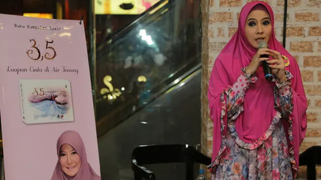 Tak Cuma Cantik, 6 Artis Ini Juga Jago Bikin Buku